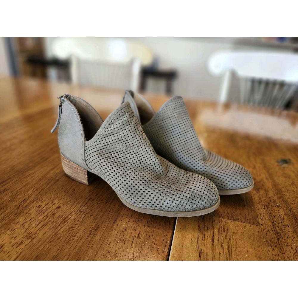 Sofft Boots Womens 7.5 M Canobie Cut Out Booties Green Leather Zip SF0012106